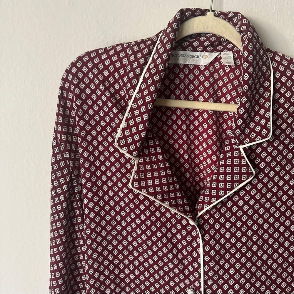 Victoria’s Secret Collection Vintage Geometric Button Robe Maroon Size L - Picture 8 of 9